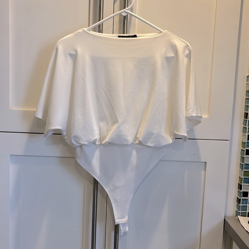 Boohoo blousy bodysuit NWOT